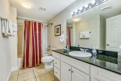 Guest Bath with Queen Bed